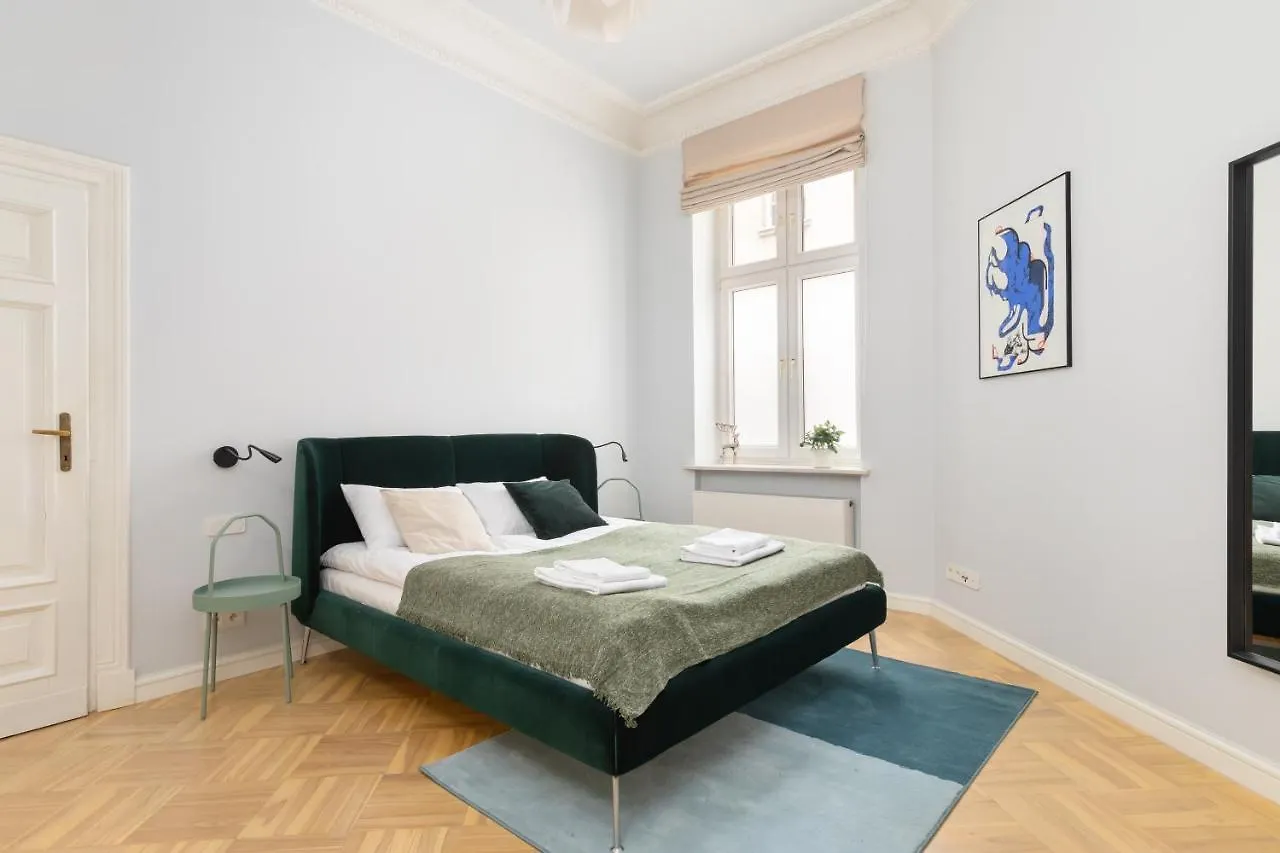 Marszalkowska 58 - Classy Two Bedroom Apartment With Balcony By Noclegi Renters Warszawa Polen