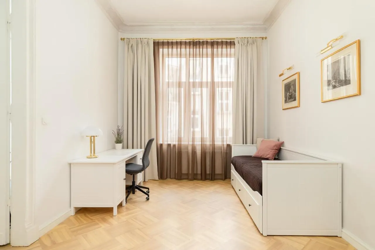 Marszalkowska 58 - Classy Two Bedroom Apartment With Balcony By Noclegi Renters Warszawa